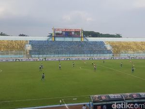 Arema FC Akhirnya Menang, Beri Persipura Kekalahan Pertama