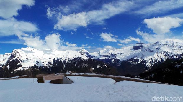  Salju yang menyelimuti Alps (Wahyu/detikTravel)