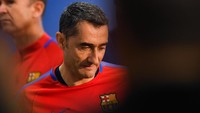 Pelatih Barca, Ernesto Valverde, juga hadir dalam konferensi pers ini. Foto: David Ramos/Getty Images