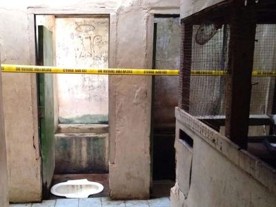 MCK Maut Tempat Tabung Gas Meledak Dipasang Garis Polisi