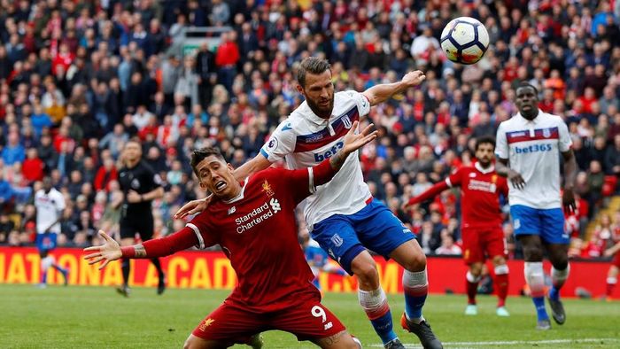 Liverpool cuma main imbang tanpa gol kontra Stoke City (Phil Noble/Reuters) Liverpool cuma main imbang tanpa gol kontra Stoke City (Phil Noble/Reuters)