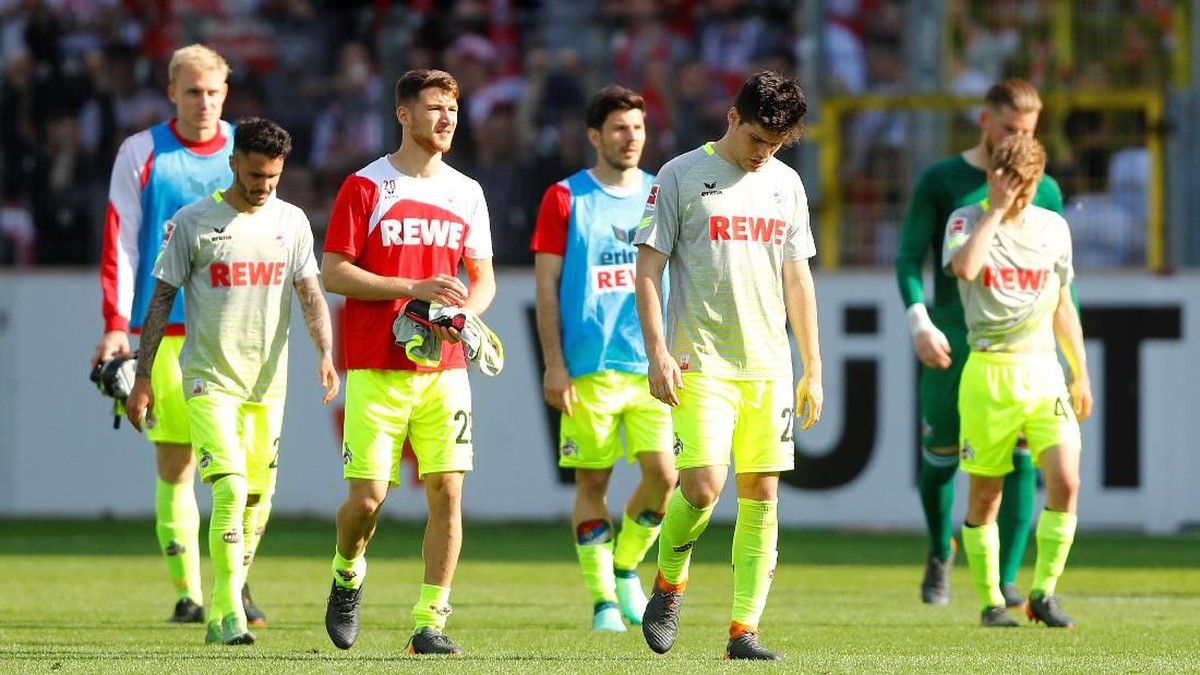 Cologne dipastikan terdegradasi dari Bundesliga setelah kalah dari Freiburg (Foto: Kai Pfaffenbach/Reuters)