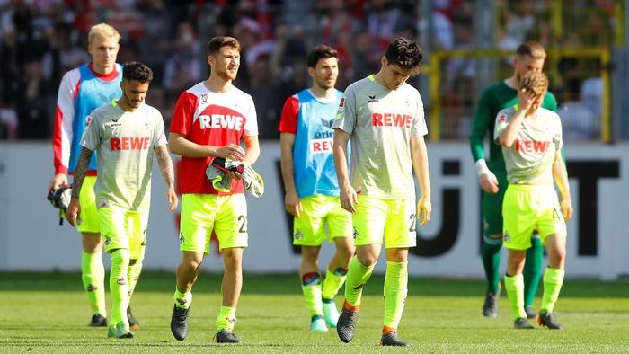 Cologne dipastikan terdegradasi dari Bundesliga setelah kalah dari Freiburg (Foto: Kai Pfaffenbach/Reuters) Cologne dipastikan terdegradasi dari Bundesliga setelah kalah dari Freiburg (Foto: Kai Pfaffenbach/Reuters)