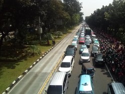 Ada Acara Bagi-bagi Sembako, Lalin Sekitar Monas Macet