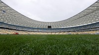 NSC Olimpiyskiy Stadium pernah menggelar final Piala Eropa 2012 antara Spanyol dan Italia, yang dimenangi Spanyol dengan skor 4-0. Foto: Valentyn Ogirenko/Reuters