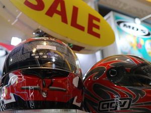 Siapa Mau, Helm AGV Rp 500 Ribuan?