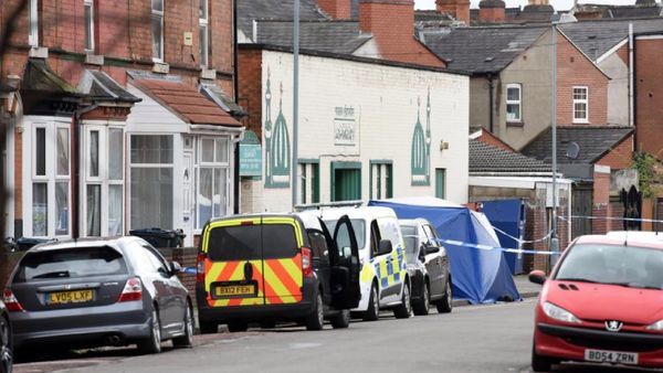Foto: Suasana Lokasi Tabrak Lari di Luar Masjid Birmingham