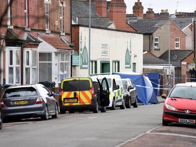 Foto: Suasana Lokasi Tabrak Lari di Luar Masjid Birmingham
