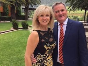 Sedihnya Julia Diselingkuhi Suami dengan Daun Muda, Ternyata Teman Anaknya