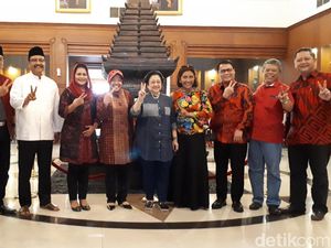 Bertemu Gus Ipul di Bandara Juanda, Ini Pesan Megawati