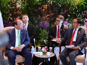 Akrab, Jokowi dan PM Vietnam Bertemu di Singapura Akrab, Jokowi dan PM Vietnam Bertemu di Singapura