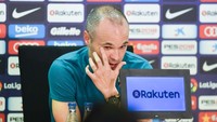 Iniesta belum mengungkapkan ke mana akan berlabuh setelah meninggalkan Barca. Namun, dia santer dikabarkan menuju China. Foto: David Ramos/Getty Images