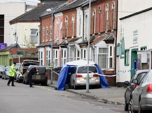 Tabrak Lari di Luar Masjid Birmingham, 2 Orang Luka Tabrak Lari di Luar Masjid Birmingham, 2 Orang Luka