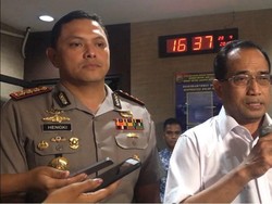 Cegah Perampokan, Menhub Larang Taksi Online Berkaca Gelap