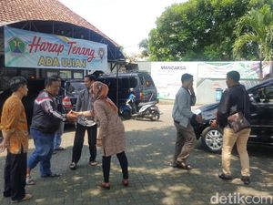 Keluarga Pantau Pencarian Firdan yang Jatuh di Selat Bali