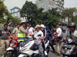Syuting Film 22 Menit Selesai, Kapolri Tinggalkan Lokasi Syuting Film 22 Menit Selesai, Kapolri Tinggalkan Lokasi
