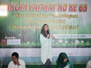 Arumi Bachsin Jadi Magnet Harlah Fatayat NU ke-68 di Lumajang
