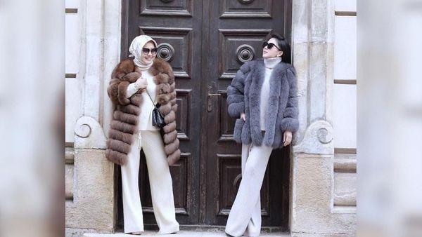 Gaya Kompak Syahrini dan Adik Berbaju Kembar, Harga Busananya Bikin Melongo