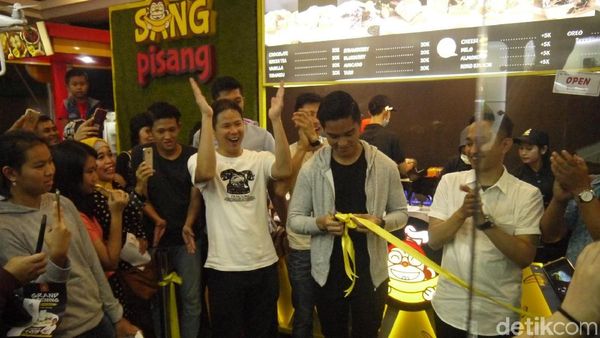 Ini Keseruan Kaesang Pangarep Saat Pembukaan Gerai Sang Pisang ke 17 di Bogor