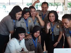 Sosok Briptu Nova dan Briptu Andik yang Ijab Kabul Lewat Video Call Sosok Briptu Nova dan Briptu Andik yang Ijab Kabul Lewat Video Call