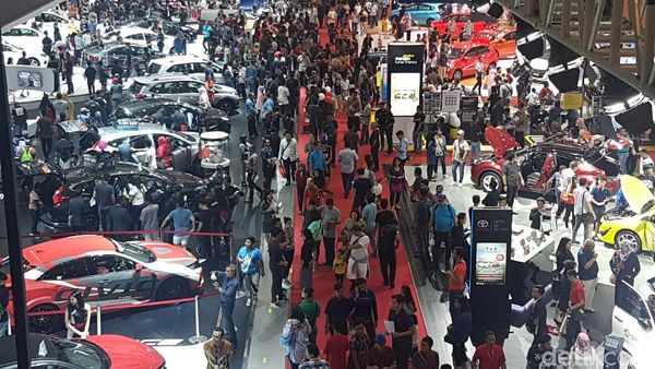 Mobil dan Motor Terbaik di IIMS 2018