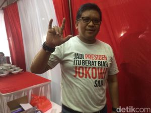 Sekjen PDIP Pakai Kaus Presiden Itu Berat, Biar Jokowi Saja Sekjen PDIP Pakai Kaus Presiden Itu Berat, Biar Jokowi Saja
