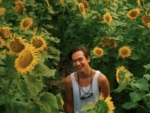 Senyuman Adipati Dolken Bikin Perempuan Meleleh