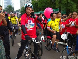 Menhub Kampanye Keselamatan Berkendara dengan Bersepeda