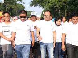 Rayakan May Day, Menaker Ikut Jalan Santai Bareng Buruh