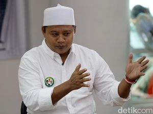 Saat Wagub Jabar Ambil Alih Alphard dari Sopir di Tanjakan