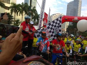 Ala Anak Touring, Menhub Lepas Mudik Lebaran Sambil Bersepeda