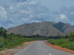 Bukan di Pulau Jawa, Jalan Mulus Ini Ada di Pulau Moa