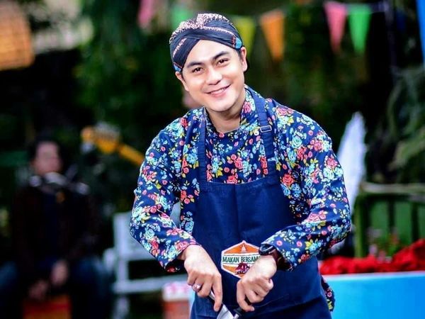 Mengintip Aksi Memasak Chef Ganteng, Steby Rafael