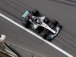 Hamilton Rebut Pole, Mercedes Start 1-2