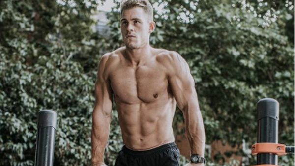 Ryan Eyser, Mister England 2017 yang Hobi Olahraga Meski Cacat di Kaki