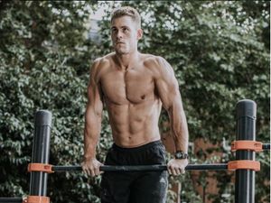 Ryan Eyser, Mister England 2017 yang Hobi Olahraga Meski Cacat di Kaki