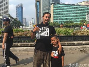 Cerita Ayah-Anak Kompak Berkaus #2019GantiPresiden di CFD