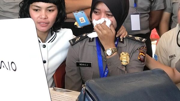 Ini Briptu Dian yang Bikin Salah Fokus di Ijab Kabul LDR Briptu Nova