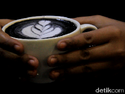 Black Latte yang Unik Kini Bisa Dinikmati Hangat di Maros