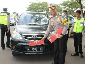 Mobil Dinas Pemprov Banten Diganti Pelat Hitam, Kena Tilang Deh!