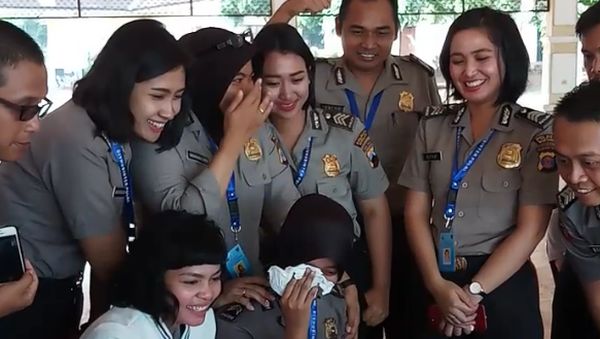 Berita Heboh: Ijab Kabul Lewat Video Call, Lion Air Tergelincir