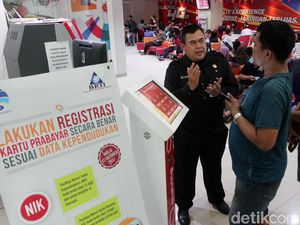 Terakhir Registrasi, Pemilik Kartu Ramaikan Gerai Telkomsel