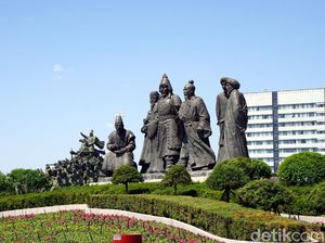 Cara Unik Wisatawan China Peringati May Day