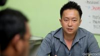 Bapak Tendang Bocah Sambangi Komnas Perlindungan Anak