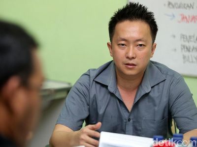 Bapak Tendang Bocah Sambangi Komnas Perlindungan Anak