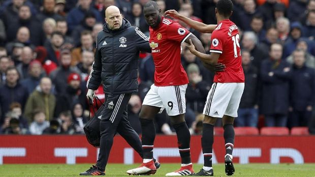 Manchester United ada di posisi kedua musim lalu namun punya selisih 19 poin dari Manchester City yang jadi juara.