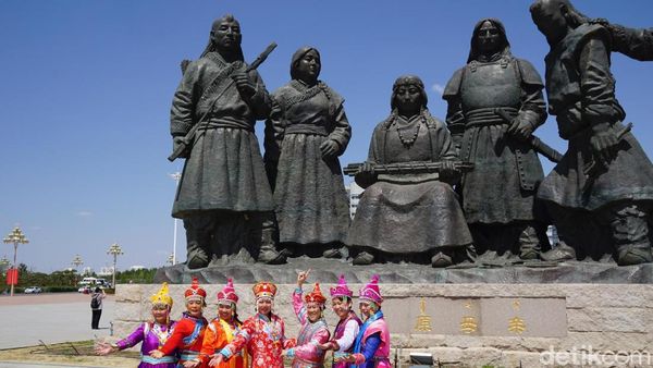 Foto: Patung-patung Genghis Khan