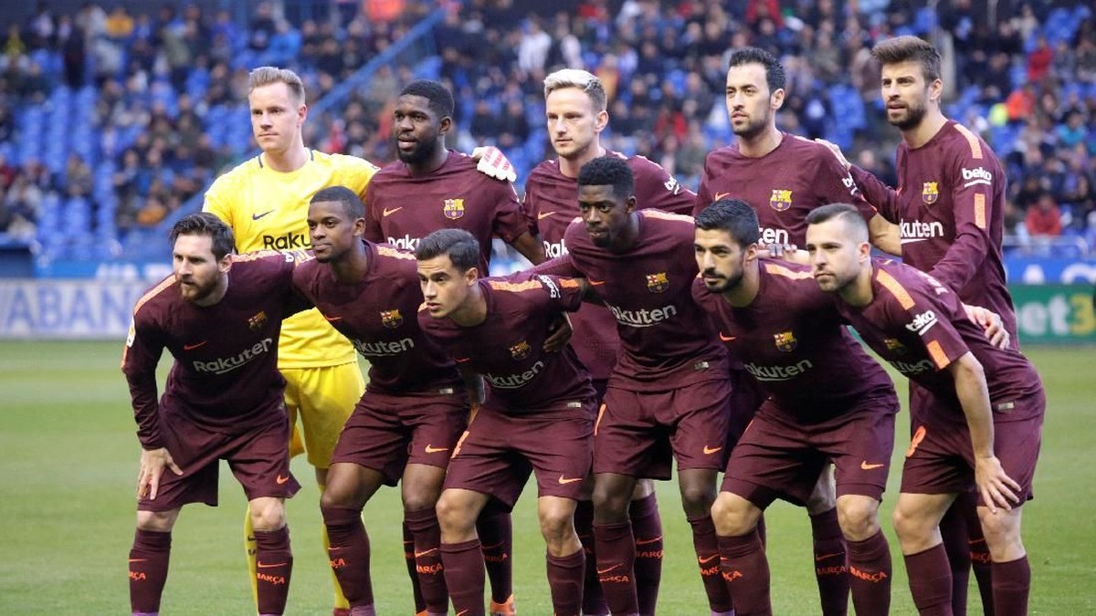 Barcelona memastikan gelar La Liga 2017/2018 usai menang atas Deportivo La Coruna (Foto: Miguel Vidal/Reuters)