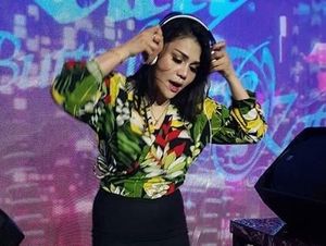 Selamat! DJ Butterfly Hamil Anak Pertama Selamat! DJ Butterfly Hamil Anak Pertama