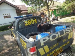 Video: Ibu Penjual Miras Nangis saat Tokonya Digerebek Polisi